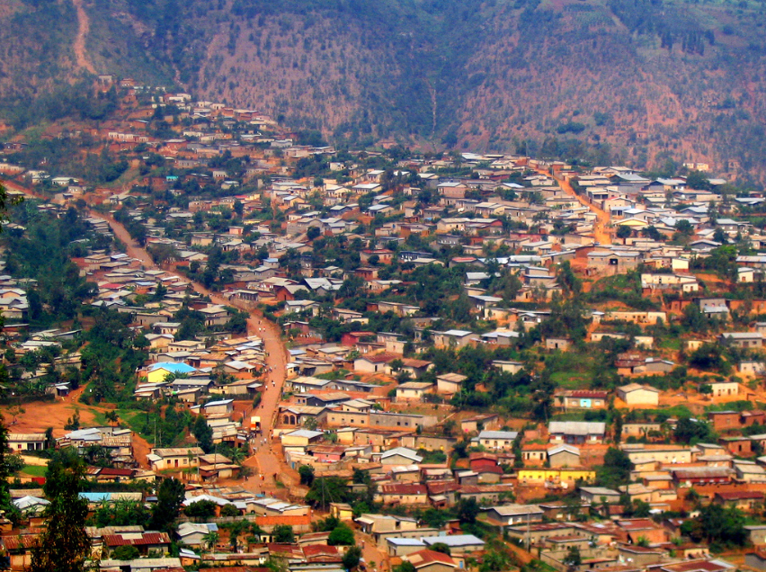 Utvinningsindustrien i Rwanda er stadig voksende. Her er utsikt over hovedstaden Kigali. Foto: Oledoe/flickr.com